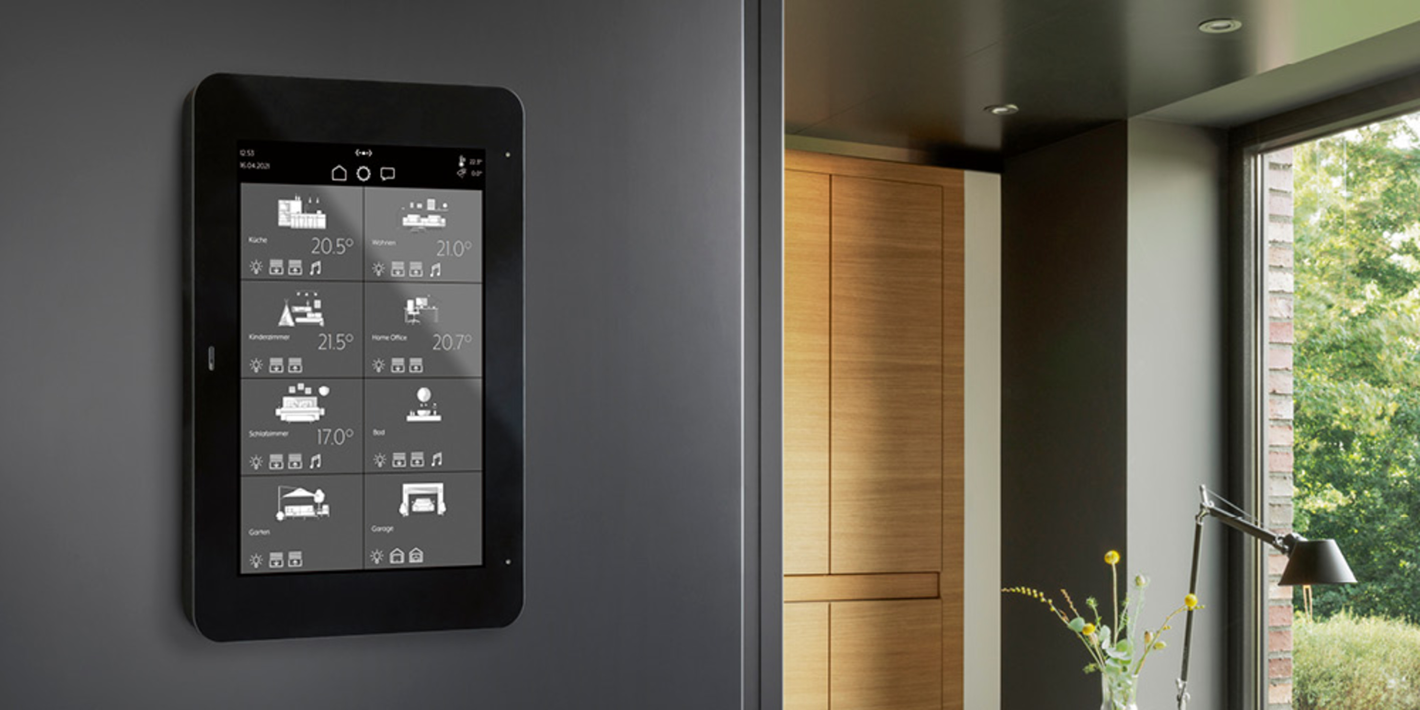 JUNG Smart Panel 8 bei Elektro Hofmann GmbH in Karlstadt