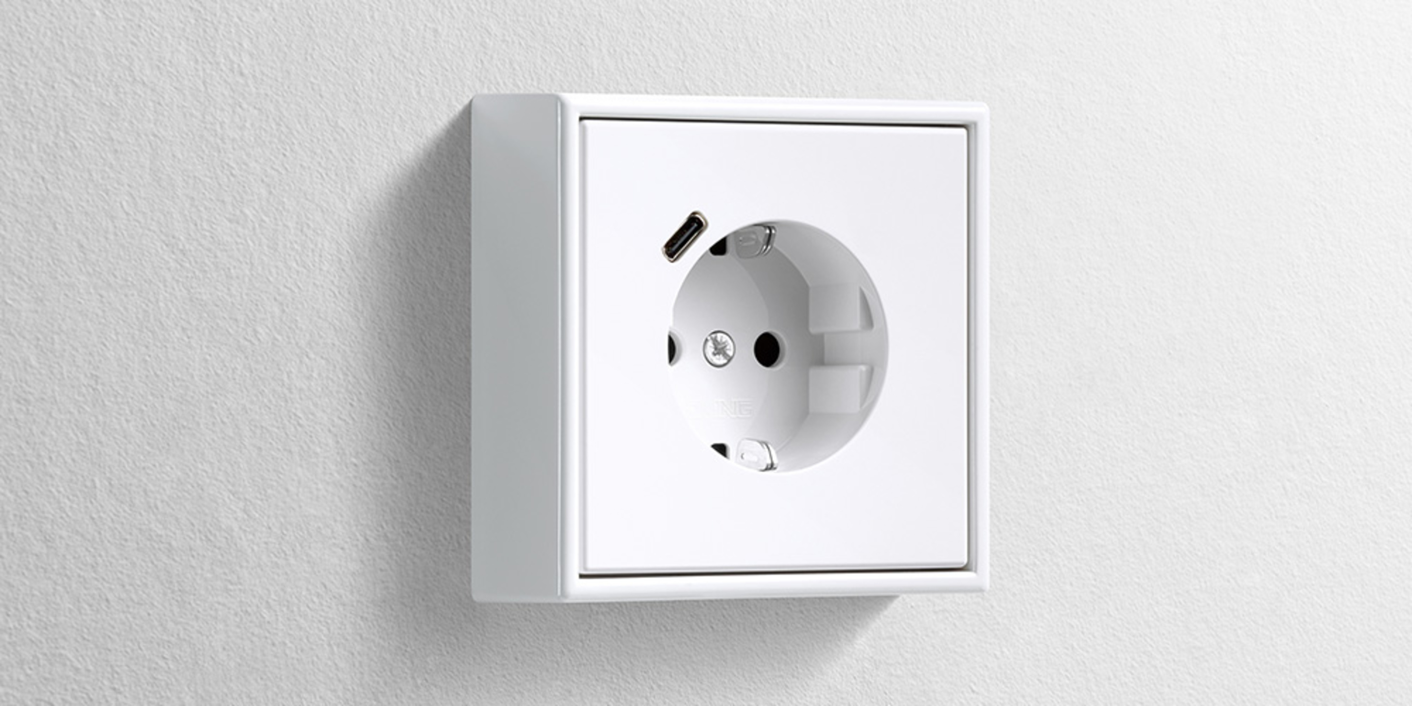 Erweiterter Anschlussraum für die Nachrüstung bei Elektro Hofmann GmbH in Karlstadt